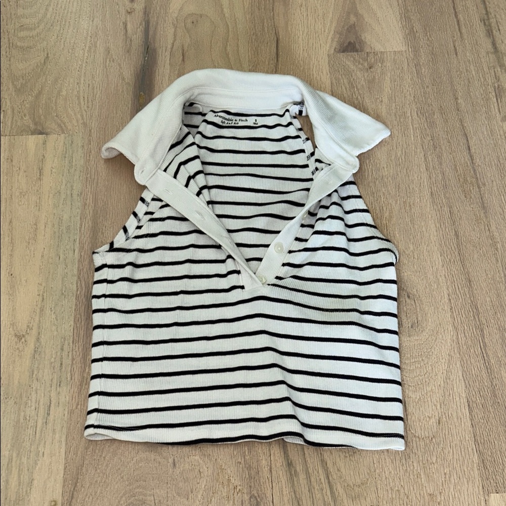 Abercrombie & Fitch Black and White Striped Crop Top
